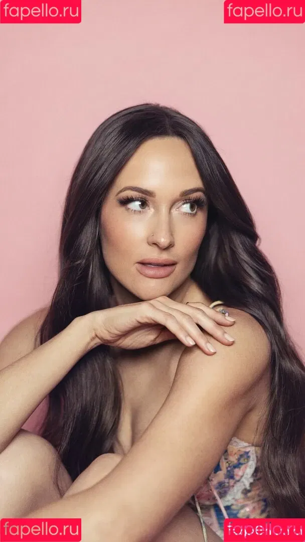 Kacey Musgraves / heavenlyyhazel / spaceykacey Onlyfans Photo Gallery 