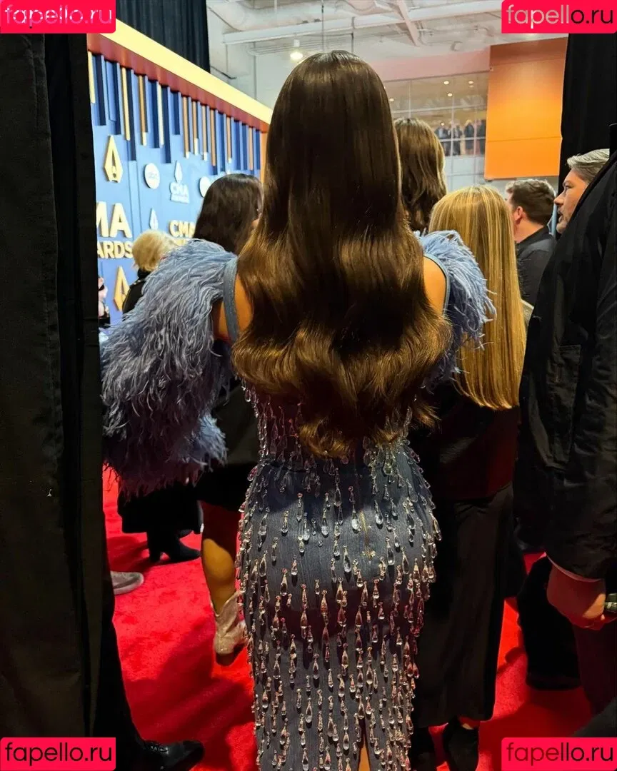 Kacey Musgraves / heavenlyyhazel / spaceykacey Onlyfans Photo Gallery 
