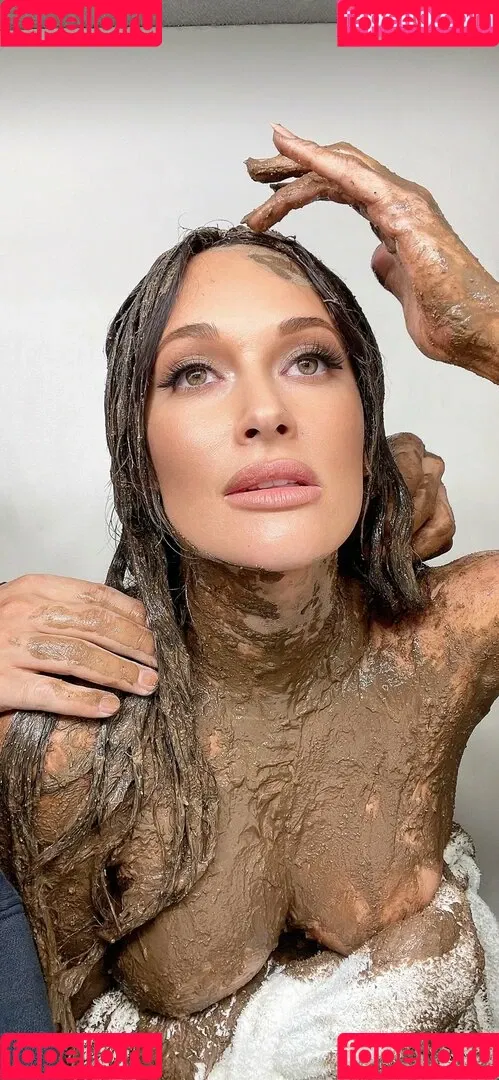 Kacey Musgraves / heavenlyyhazel / spaceykacey Onlyfans Photo Gallery 
