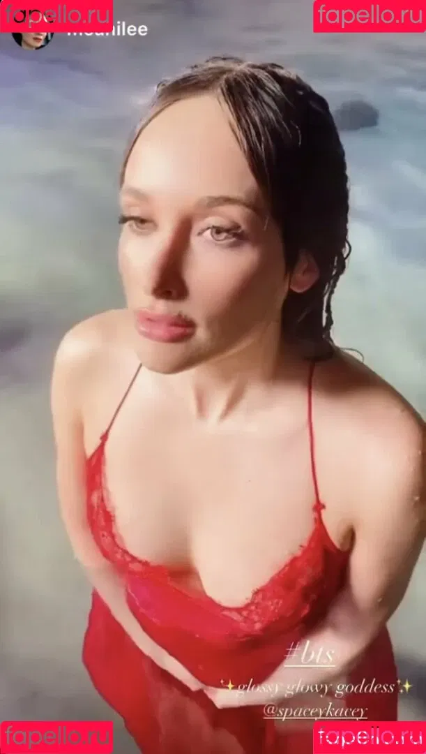 Kacey Musgraves / heavenlyyhazel / spaceykacey Onlyfans Photo Gallery 