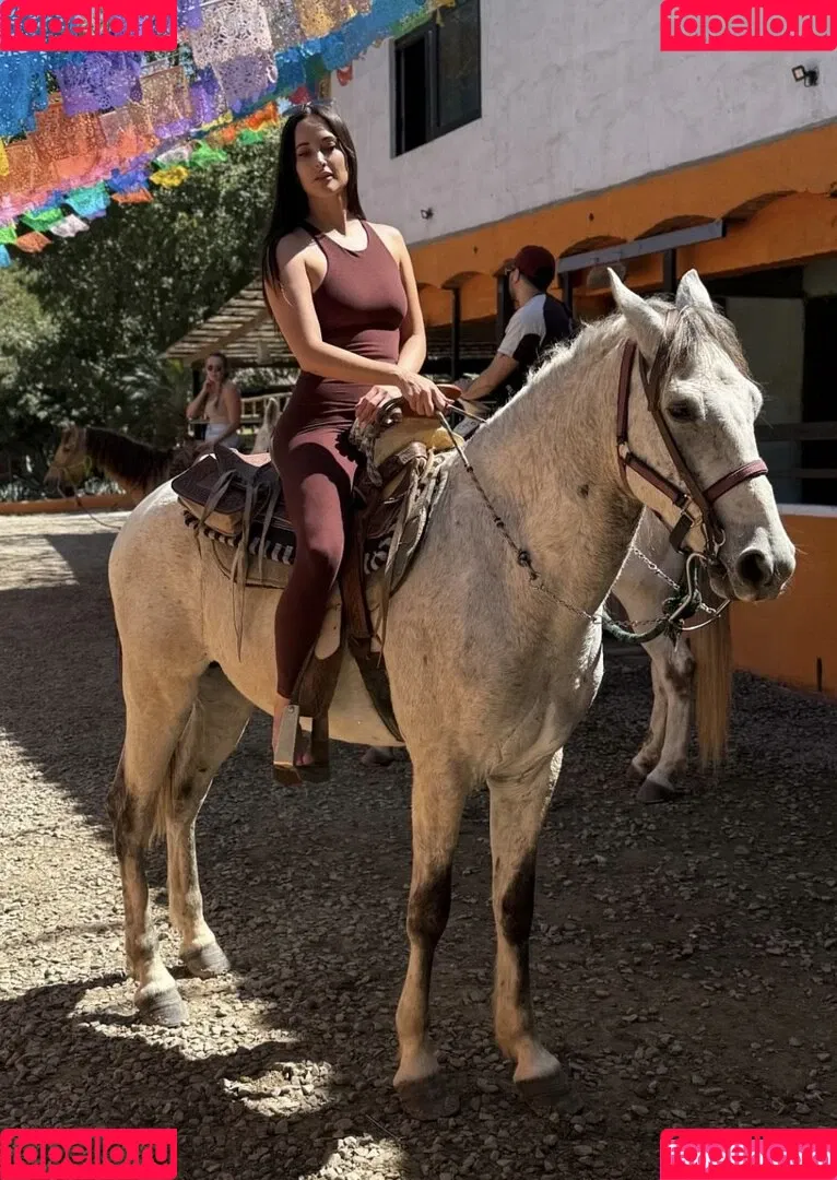 Kacey Musgraves / heavenlyyhazel / spaceykacey Onlyfans Photo Gallery 