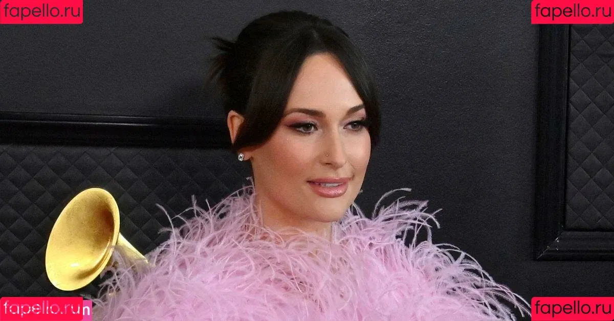 Kacey Musgraves / heavenlyyhazel / spaceykacey Onlyfans Photo Gallery 