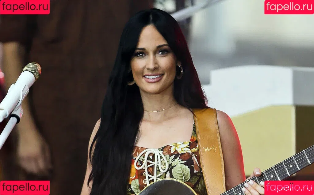 Kacey Musgraves / heavenlyyhazel / spaceykacey Onlyfans Photo Gallery 