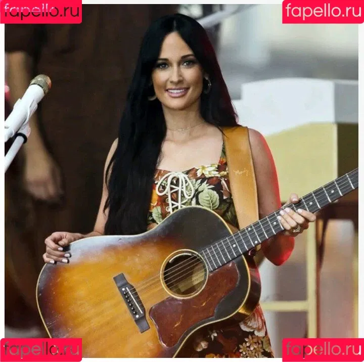 Kacey Musgraves / heavenlyyhazel / spaceykacey Onlyfans Photo Gallery 