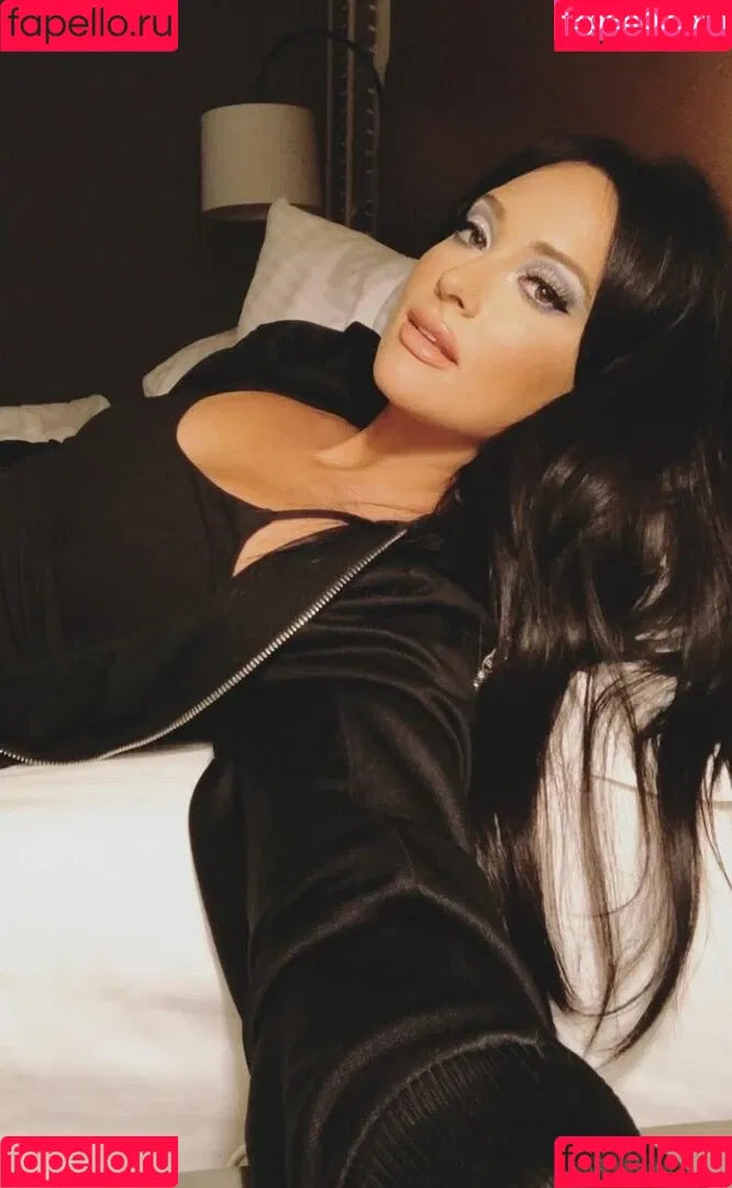Kacey Musgraves / heavenlyyhazel / spaceykacey Onlyfans Photo Gallery 