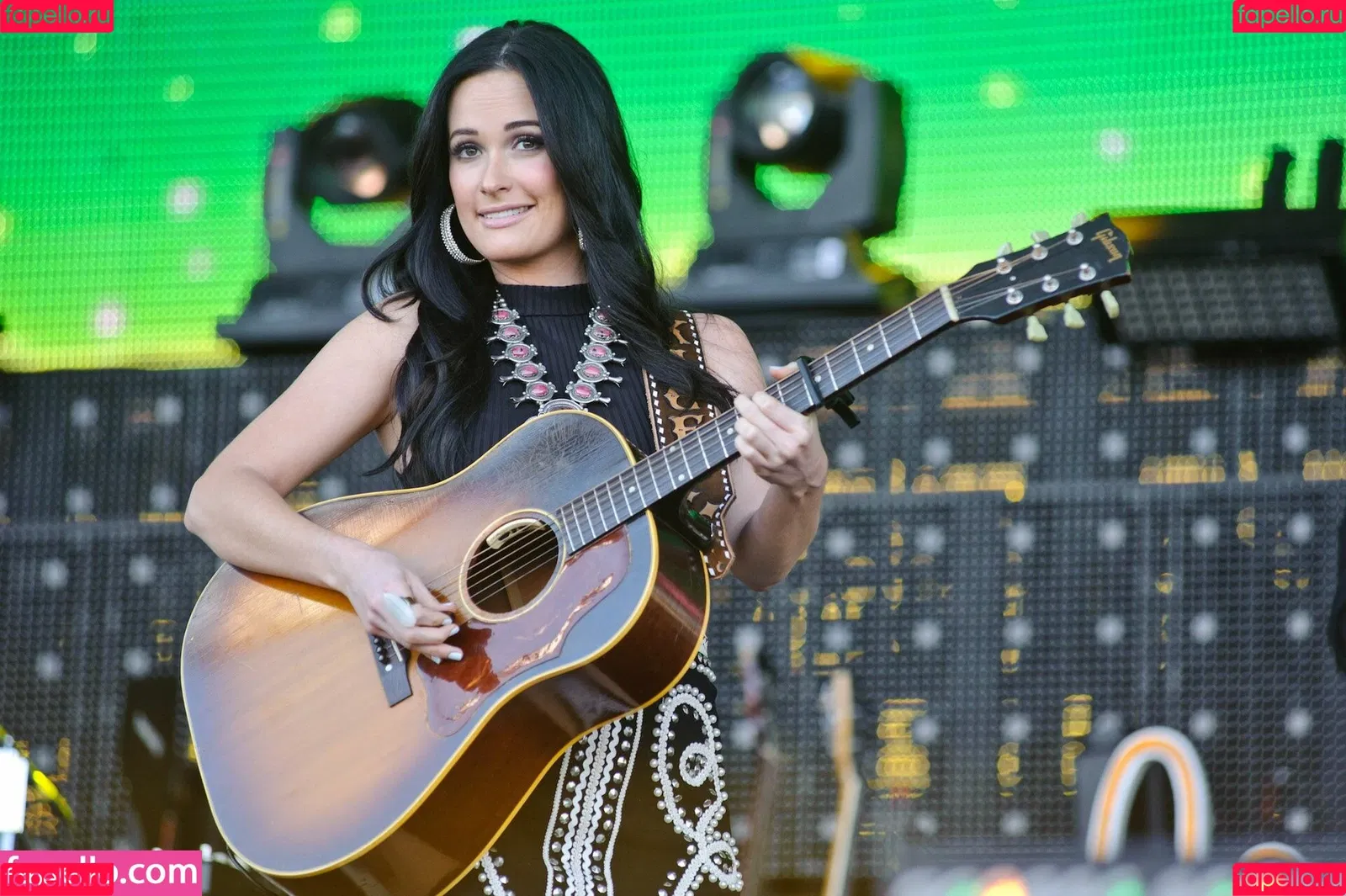 Kacey Musgraves / heavenlyyhazel / spaceykacey Onlyfans Photo Gallery 