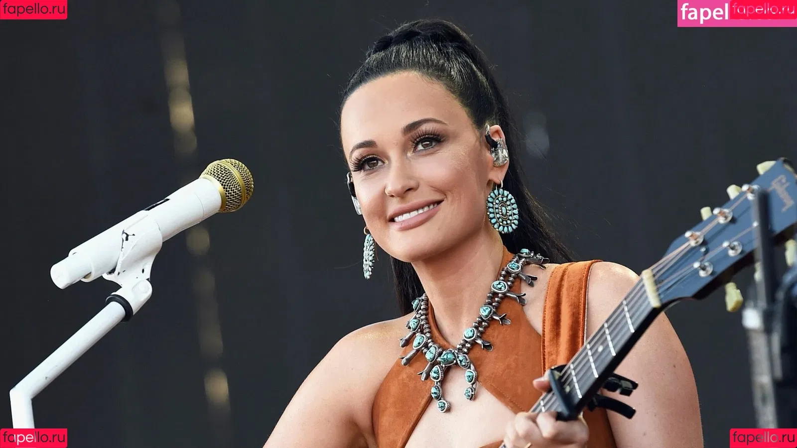 Kacey Musgraves / heavenlyyhazel / spaceykacey Onlyfans Photo Gallery 