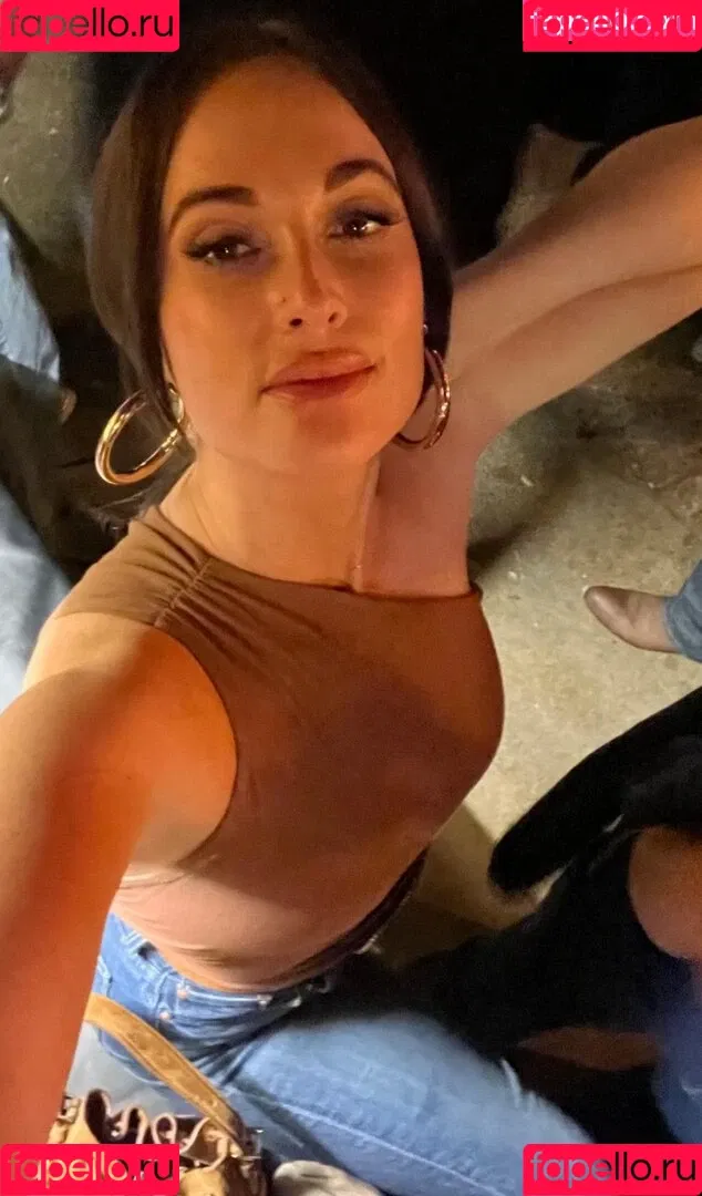 Kacey Musgraves / heavenlyyhazel / spaceykacey Onlyfans Photo Gallery 