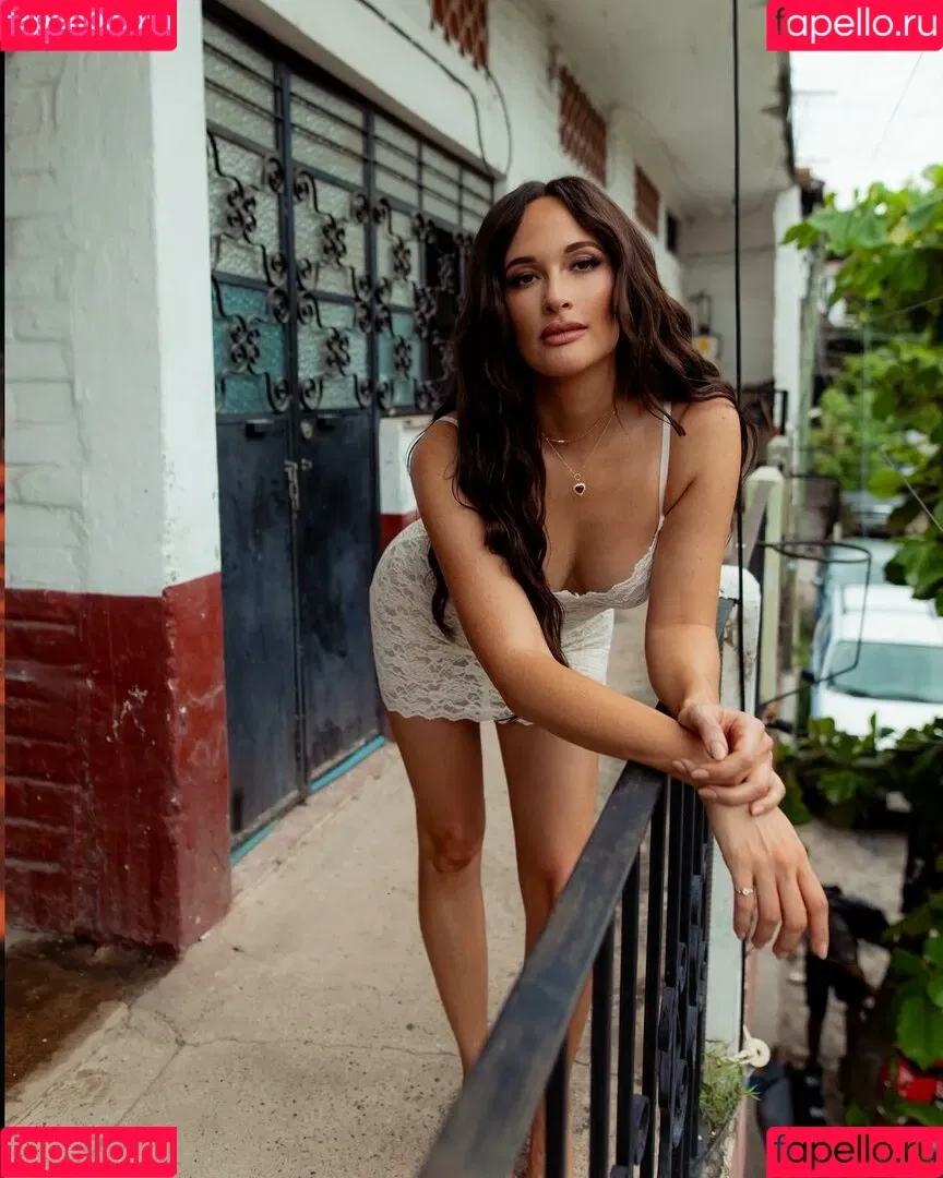 Kacey Musgraves / heavenlyyhazel / spaceykacey Onlyfans Photo Gallery 