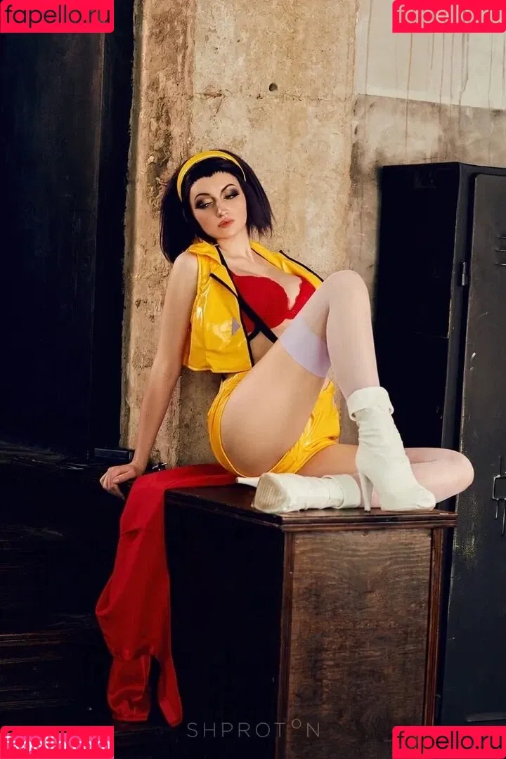 Daria Kulikova / Shproton Onlyfans Photo Gallery 