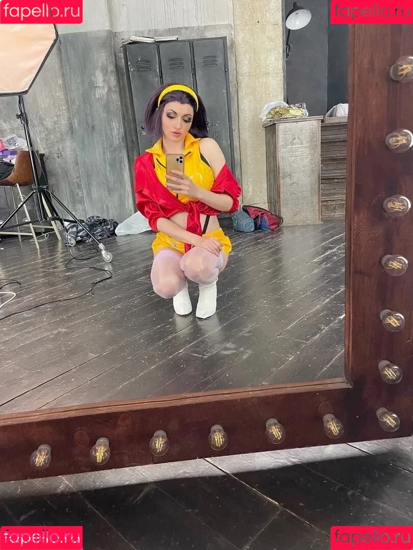 Daria Kulikova / Shproton Onlyfans Photo Gallery 