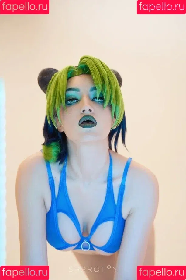 Daria Kulikova / Shproton Onlyfans Photo Gallery 