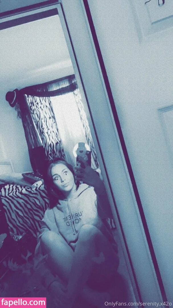 ieatmypancakeswithaspoon / serenitysapphire808 Onlyfans Photo Gallery 