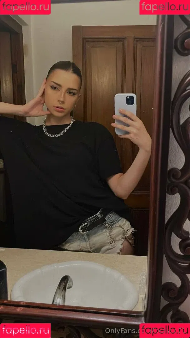 lola.lalala23 / lolalala23 Onlyfans Photo Gallery 