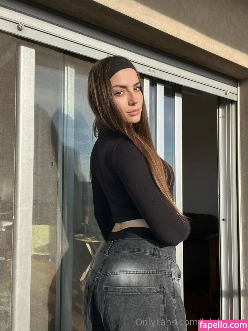 lola.lalala23 / lolalala23 Onlyfans Photo Gallery 