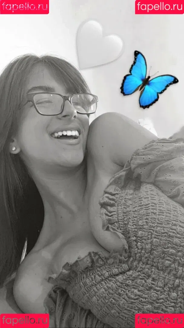 Romi / romi.zion / romi_rain Onlyfans Photo Gallery 