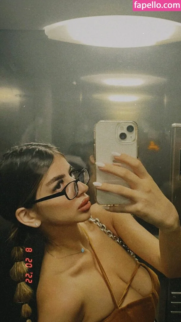 Romi / romi.zion / romi_rain Onlyfans Photo Gallery 