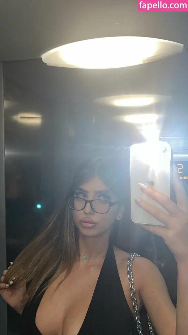 Romi / romi.zion / romi_rain Onlyfans Photo Gallery 