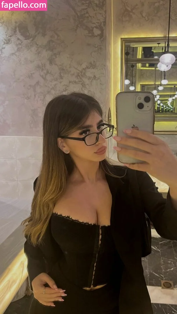 Romi / romi.zion / romi_rain Onlyfans Photo Gallery 