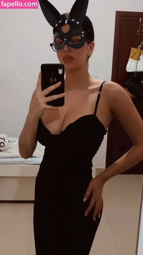 Romi / romi.zion / romi_rain Onlyfans Photo Gallery 