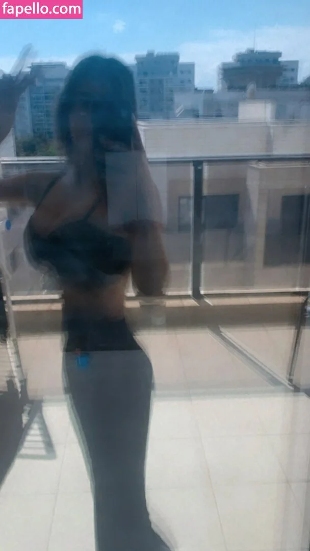 Romi / romi.zion / romi_rain Onlyfans Photo Gallery 