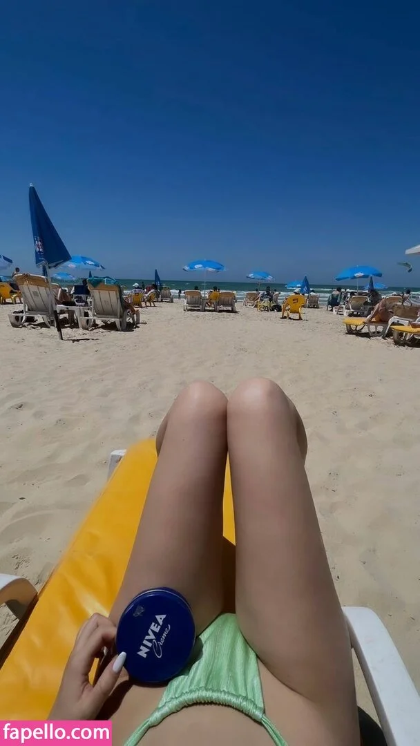 Romi / romi.zion / romi_rain Onlyfans Photo Gallery 