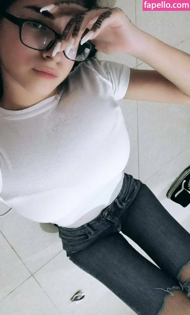 Romi / romi.zion / romi_rain Onlyfans Photo Gallery 