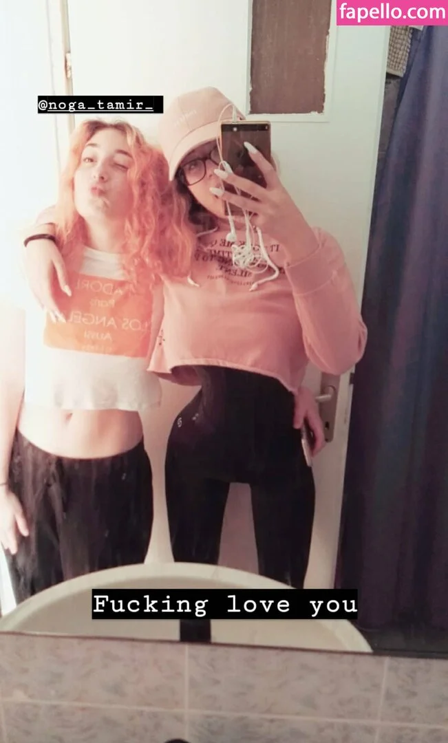 Romi / romi.zion / romi_rain Onlyfans Photo Gallery 