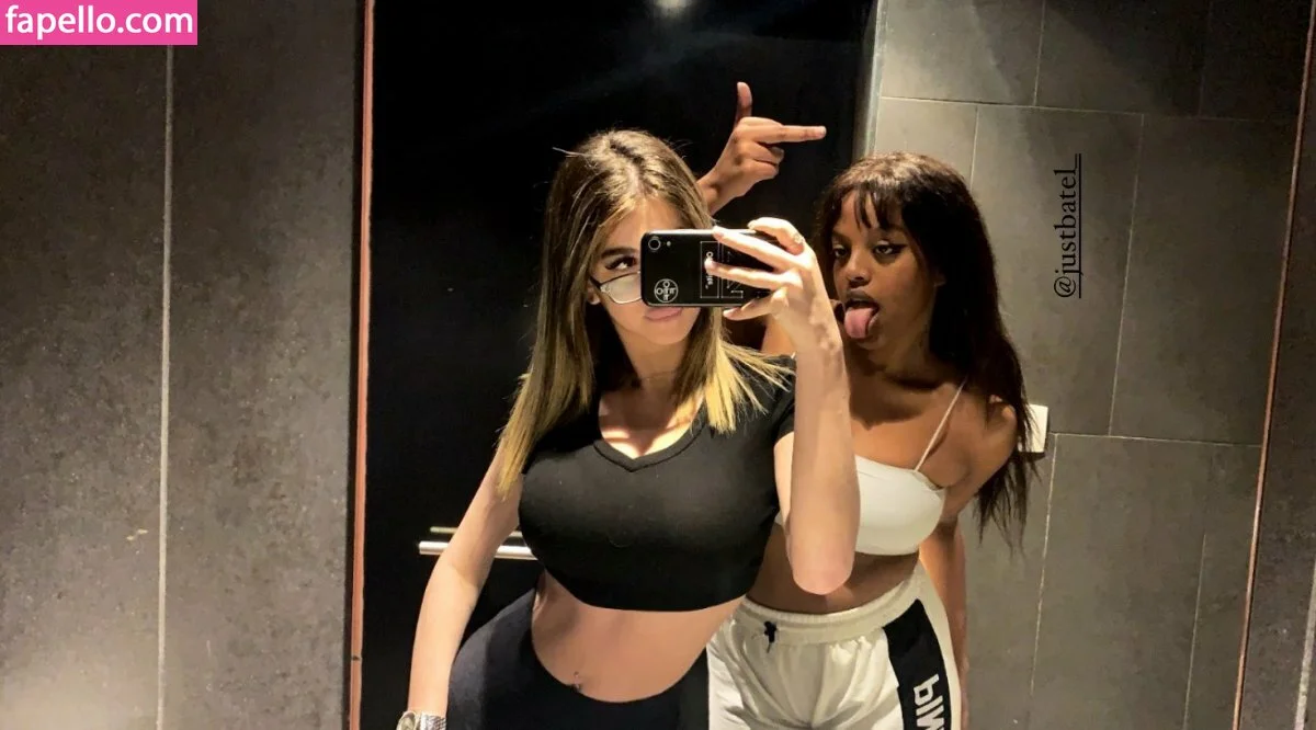 Romi / romi.zion / romi_rain Onlyfans Photo Gallery 