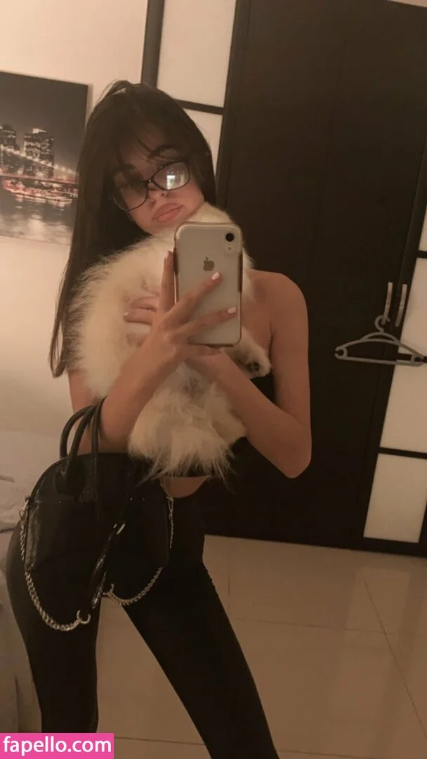 Romi / romi.zion / romi_rain Onlyfans Photo Gallery 