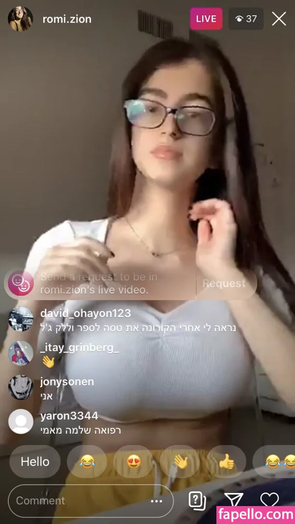 Romi / romi.zion / romi_rain Onlyfans Photo Gallery 