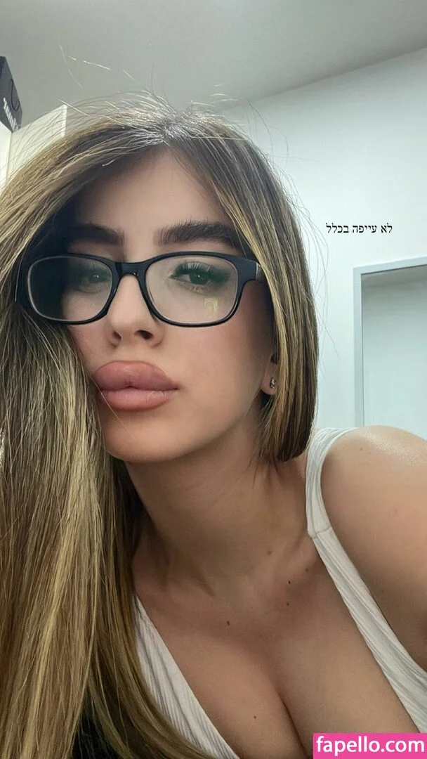 Romi / romi.zion / romi_rain Onlyfans Photo Gallery 