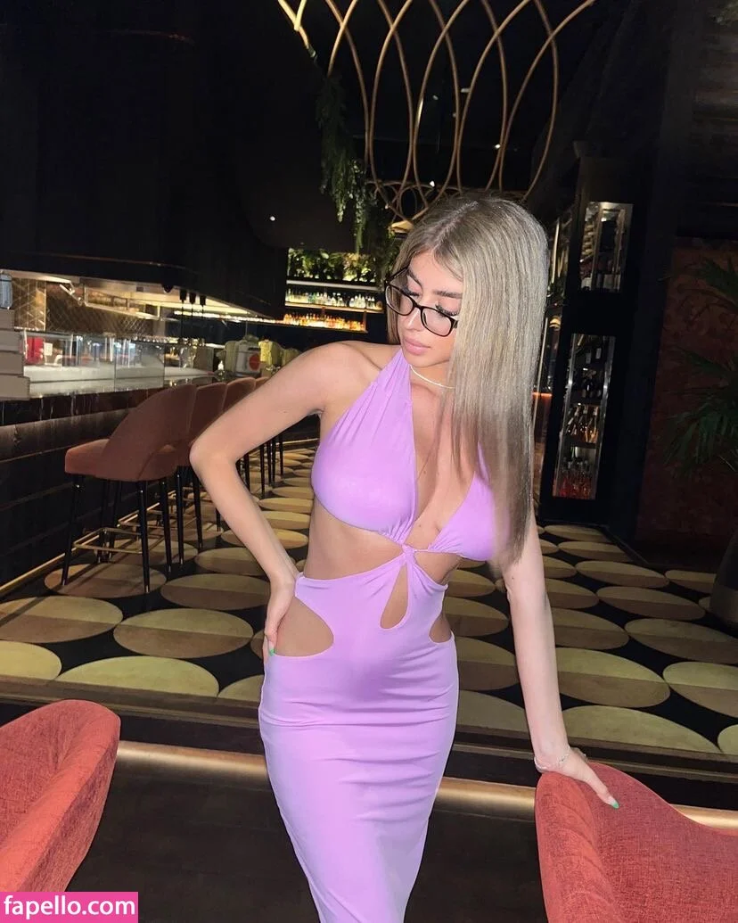 Romi / romi.zion / romi_rain Onlyfans Photo Gallery 