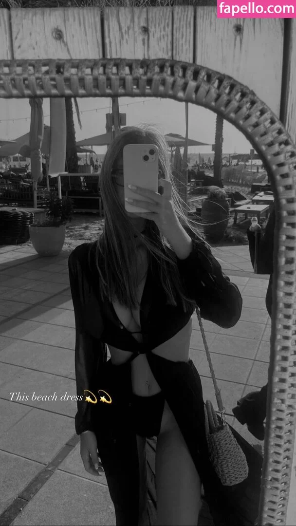 Romi / romi.zion / romi_rain Onlyfans Photo Gallery 