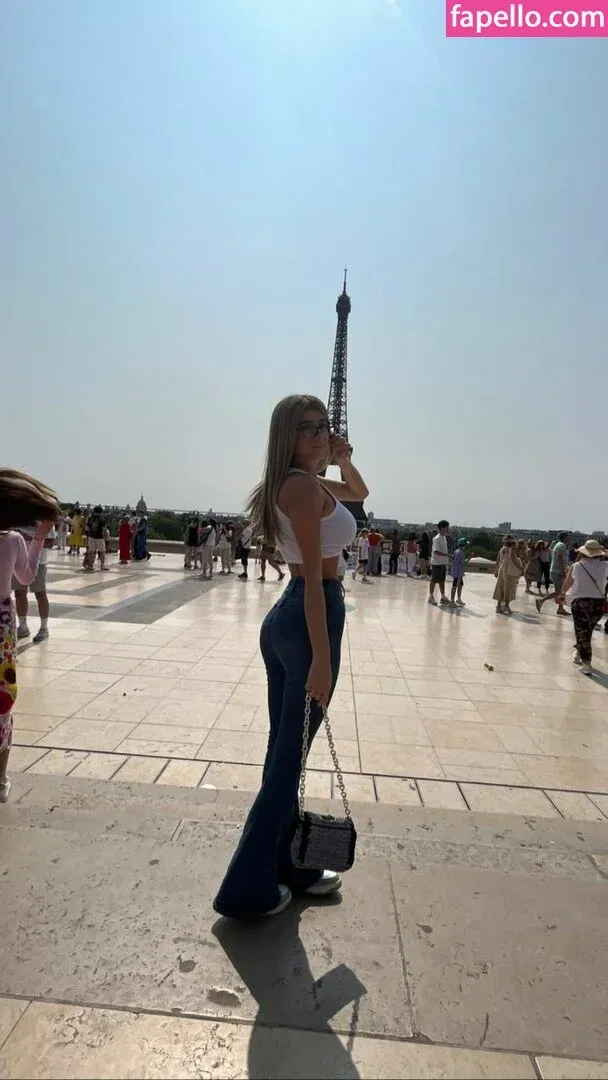 Romi / romi.zion / romi_rain Onlyfans Photo Gallery 