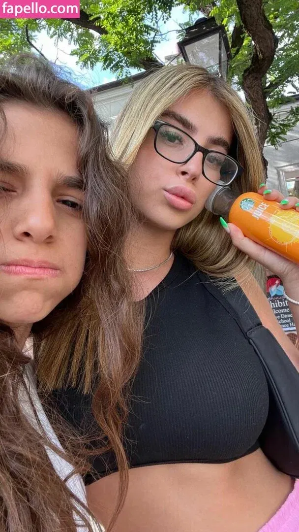 Romi / romi.zion / romi_rain Onlyfans Photo Gallery 