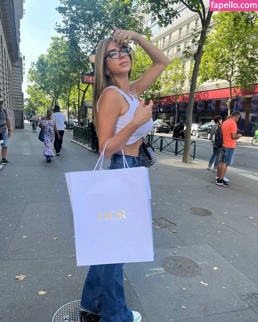 Romi / romi.zion / romi_rain Onlyfans Photo Gallery 