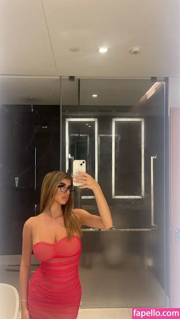 Romi / romi.zion / romi_rain Onlyfans Photo Gallery 