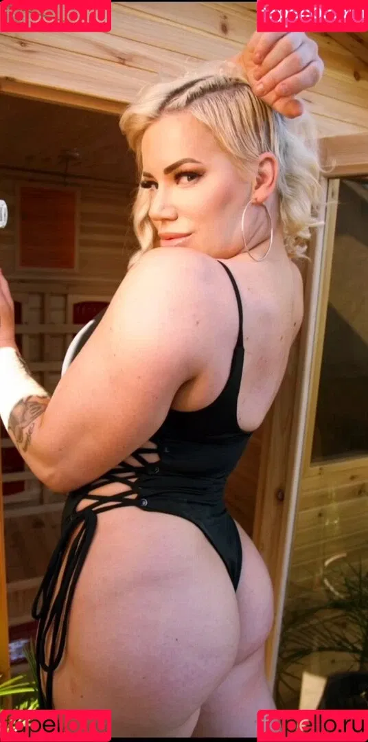 Taya Valkyrie / thetayavalkyrie Onlyfans Photo Gallery 