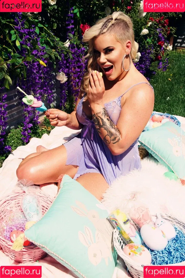 Taya Valkyrie / thetayavalkyrie Onlyfans Photo Gallery 