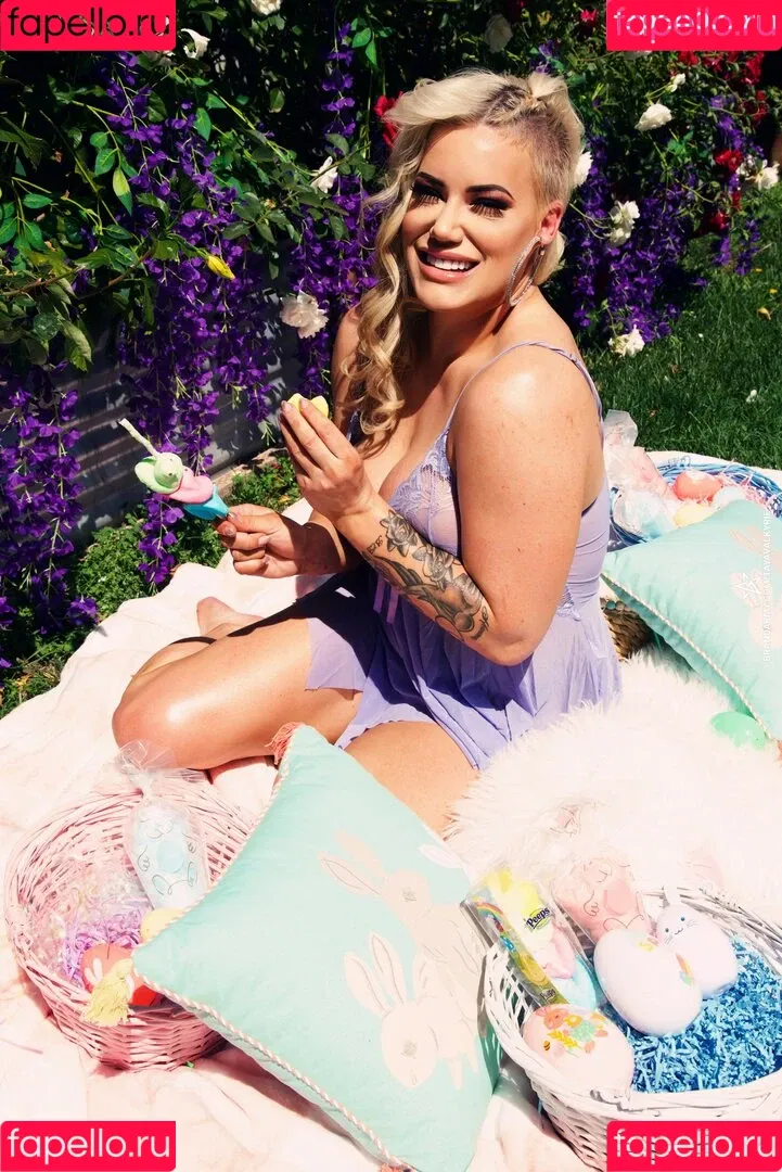 Taya Valkyrie / thetayavalkyrie Onlyfans Photo Gallery 