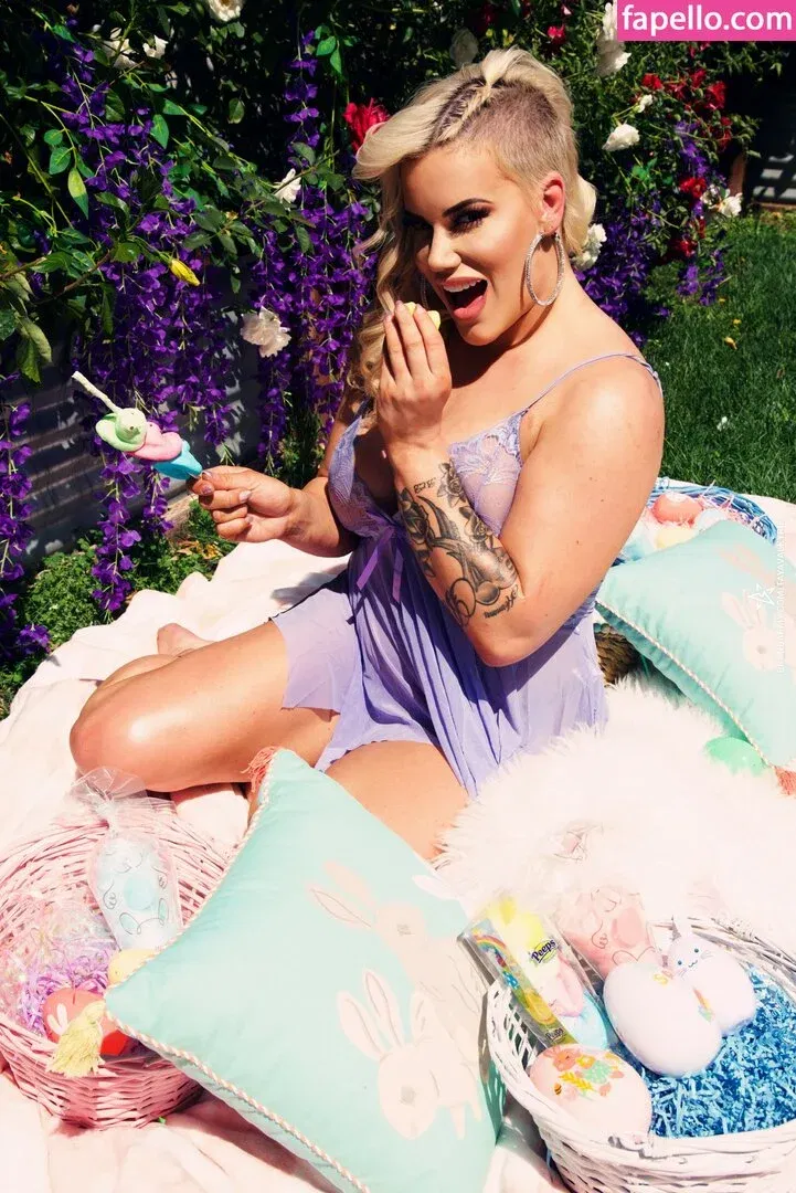 Taya Valkyrie / thetayavalkyrie Onlyfans Photo Gallery 
