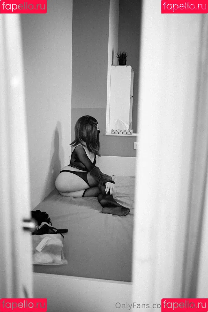 lilithlilgirl / lilygirl_official Onlyfans Photo Gallery 