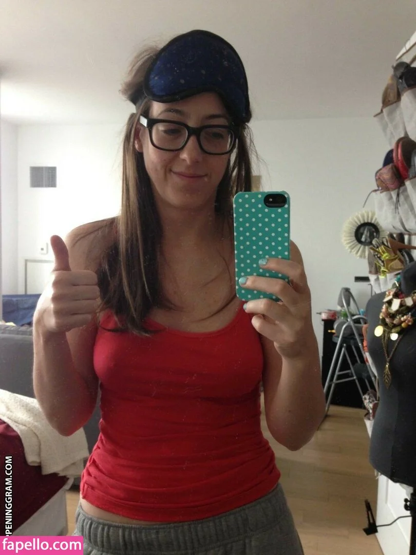 Sarah Schneider / sarahschneider.tv Onlyfans Photo Gallery 