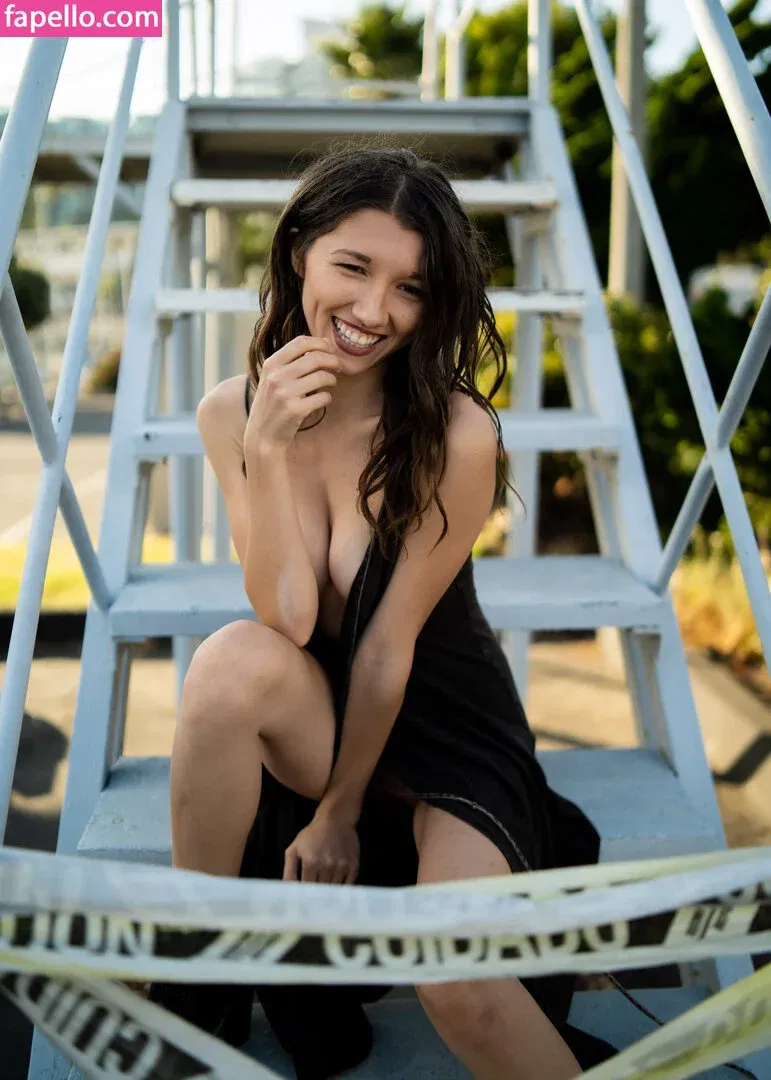 Maya Woulfe / mayawoulfe Onlyfans Photo Gallery 