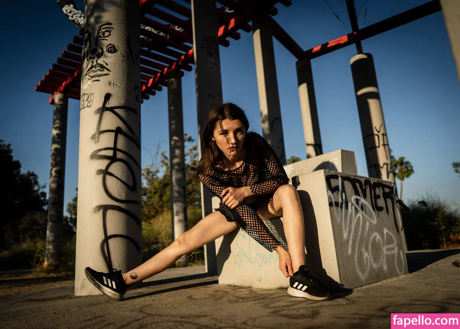 Maya Woulfe / mayawoulfe Onlyfans Photo Gallery 