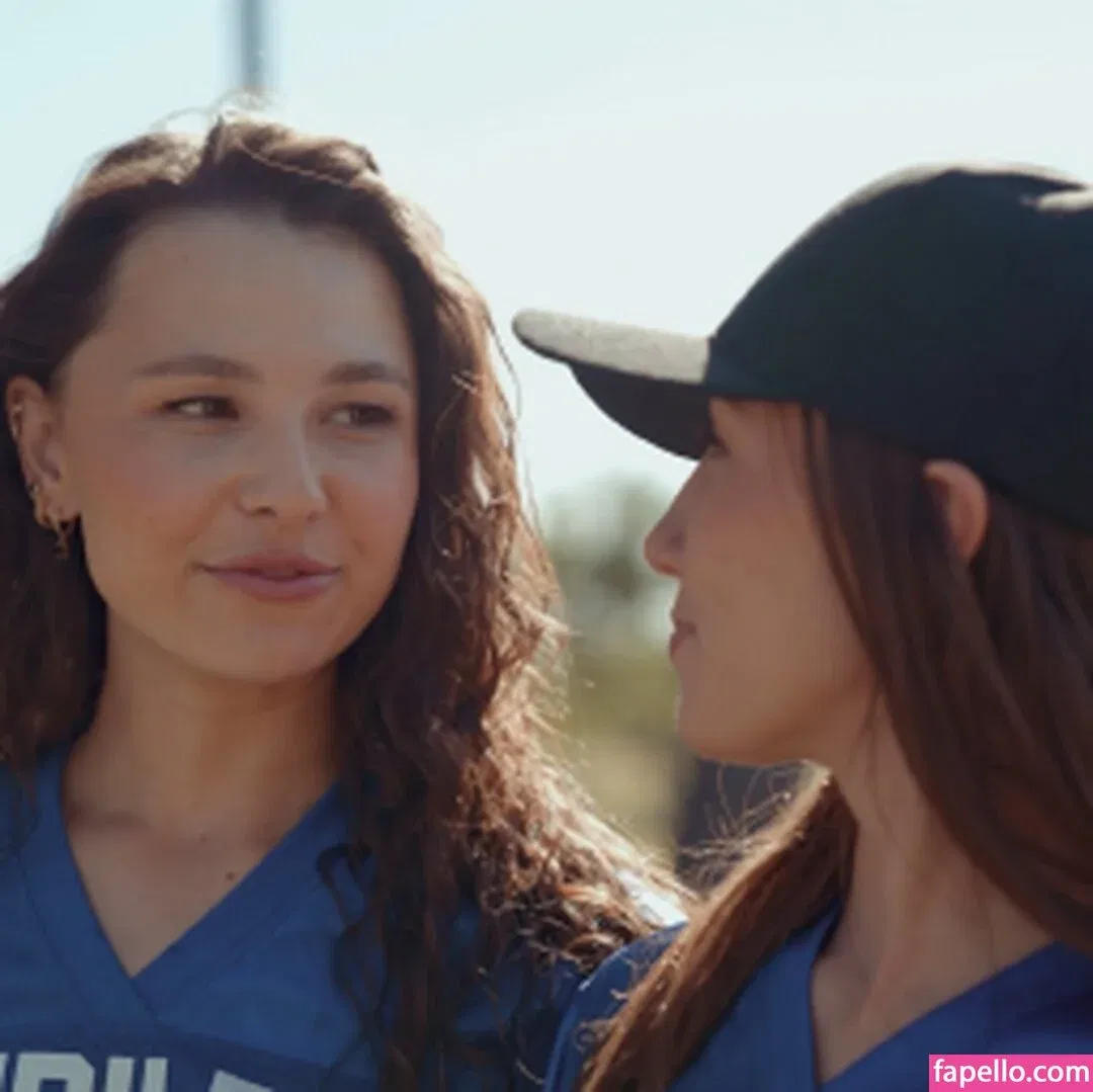 Maya Woulfe / mayawoulfe Onlyfans Photo Gallery 