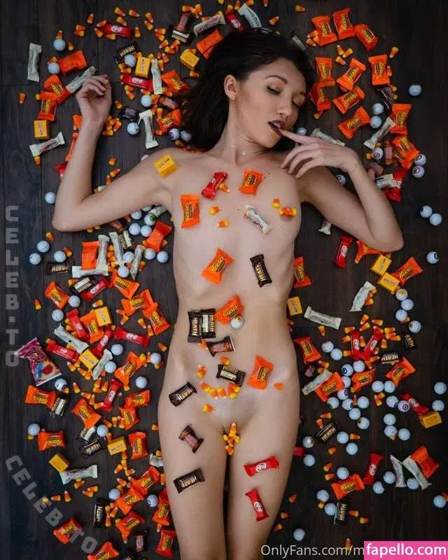 Maya Woulfe / mayawoulfe Onlyfans Photo Gallery 