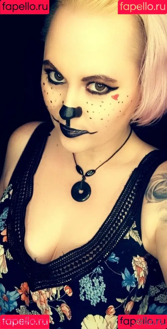 weirdartgirljo Onlyfans Photo Gallery 