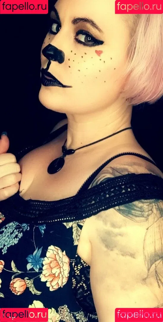 weirdartgirljo Onlyfans Photo Gallery 